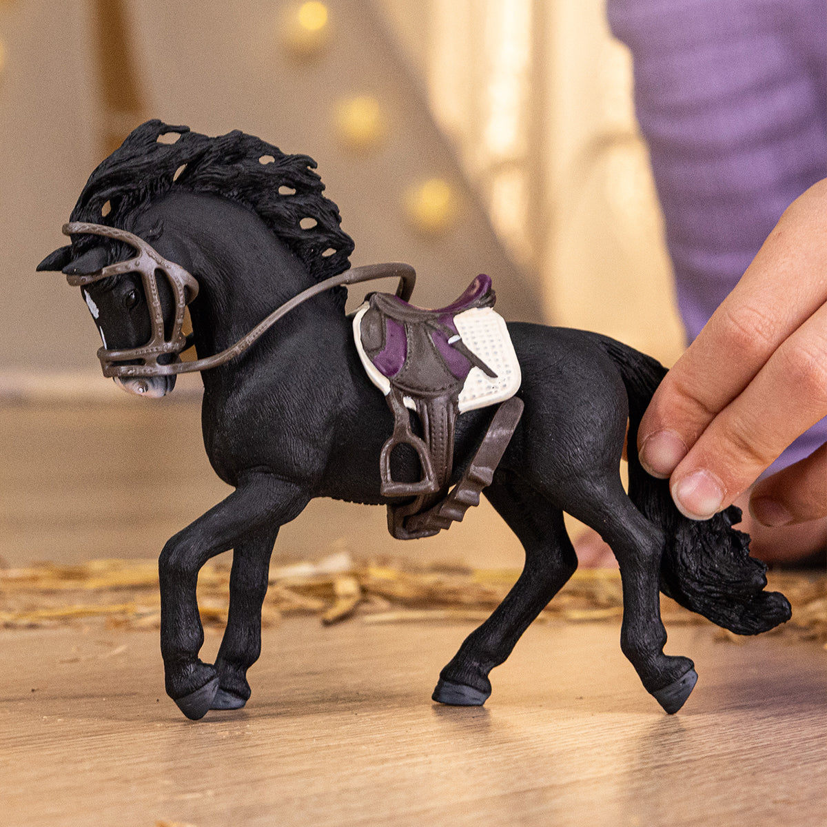 Pura Raza Española Hengst mit Accessoires