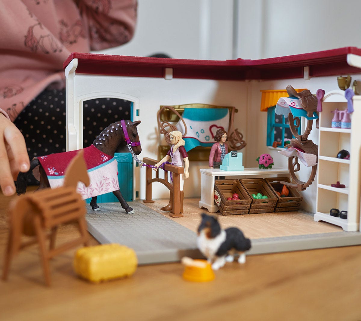 HORSE CLUB Ein Stall Voller Pferde Schleich horse-club-ein-stall-voller-pferde-schleich